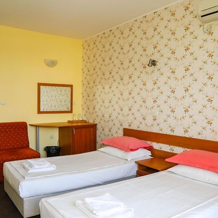 Family Hotel Deykin Napospart Kültér fotó