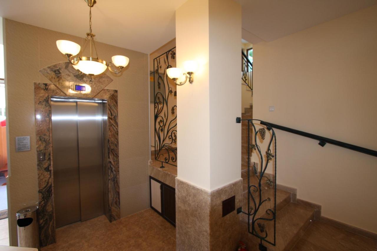 Family Hotel Deykin Napospart Kültér fotó