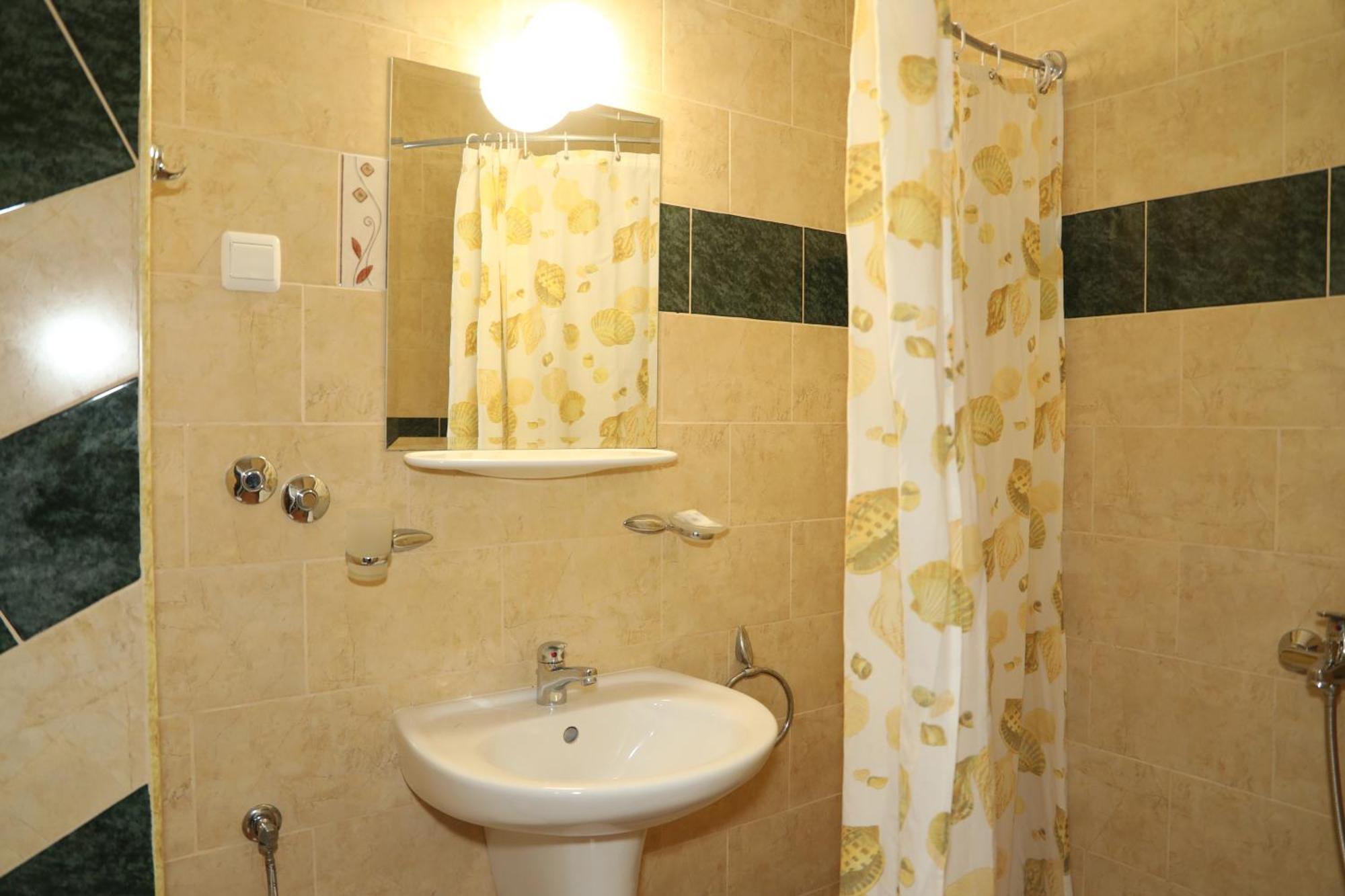 Family Hotel Deykin Napospart Kültér fotó
