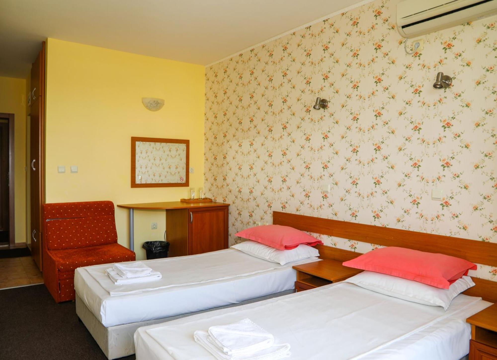 Family Hotel Deykin Napospart Kültér fotó