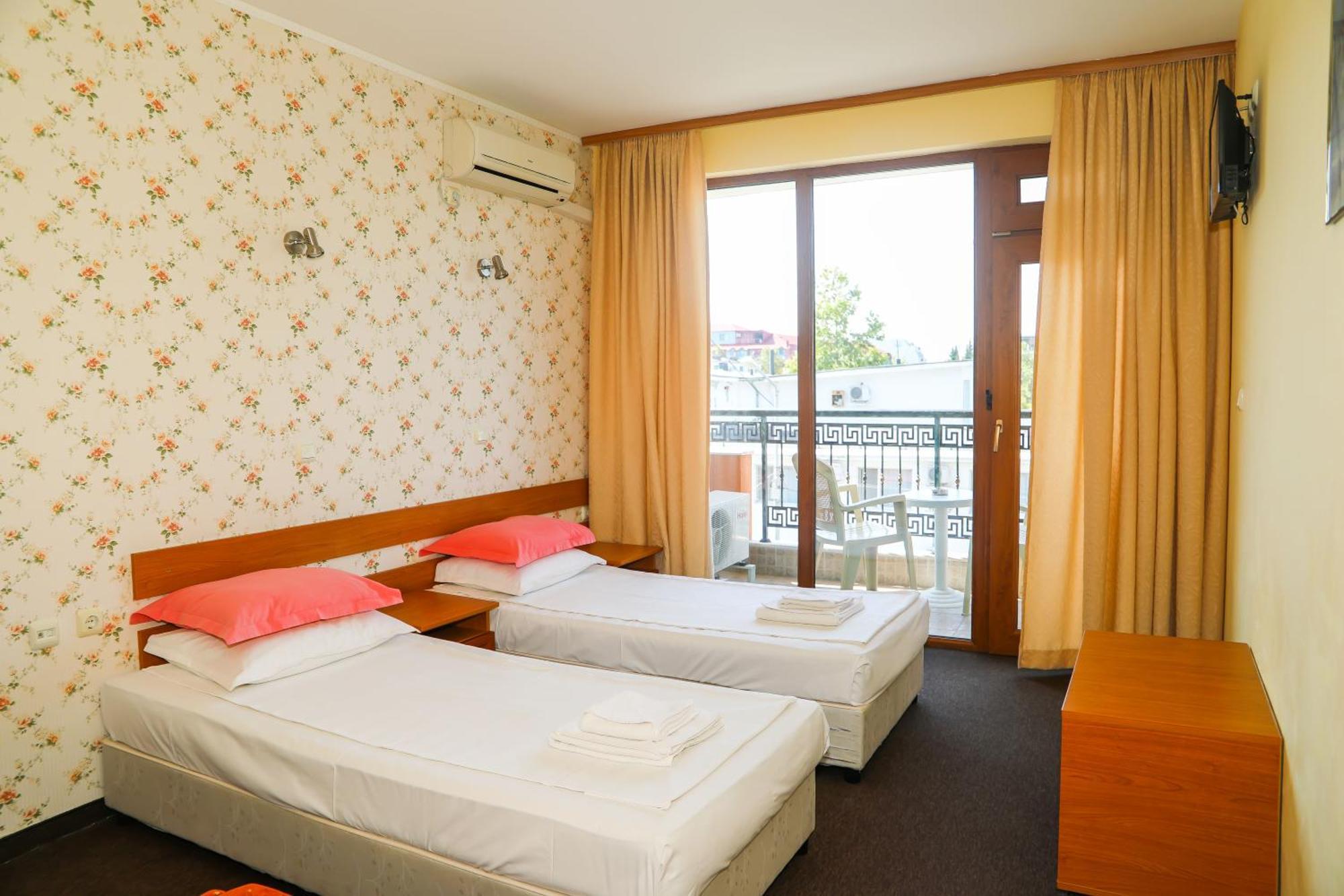 Family Hotel Deykin Napospart Kültér fotó