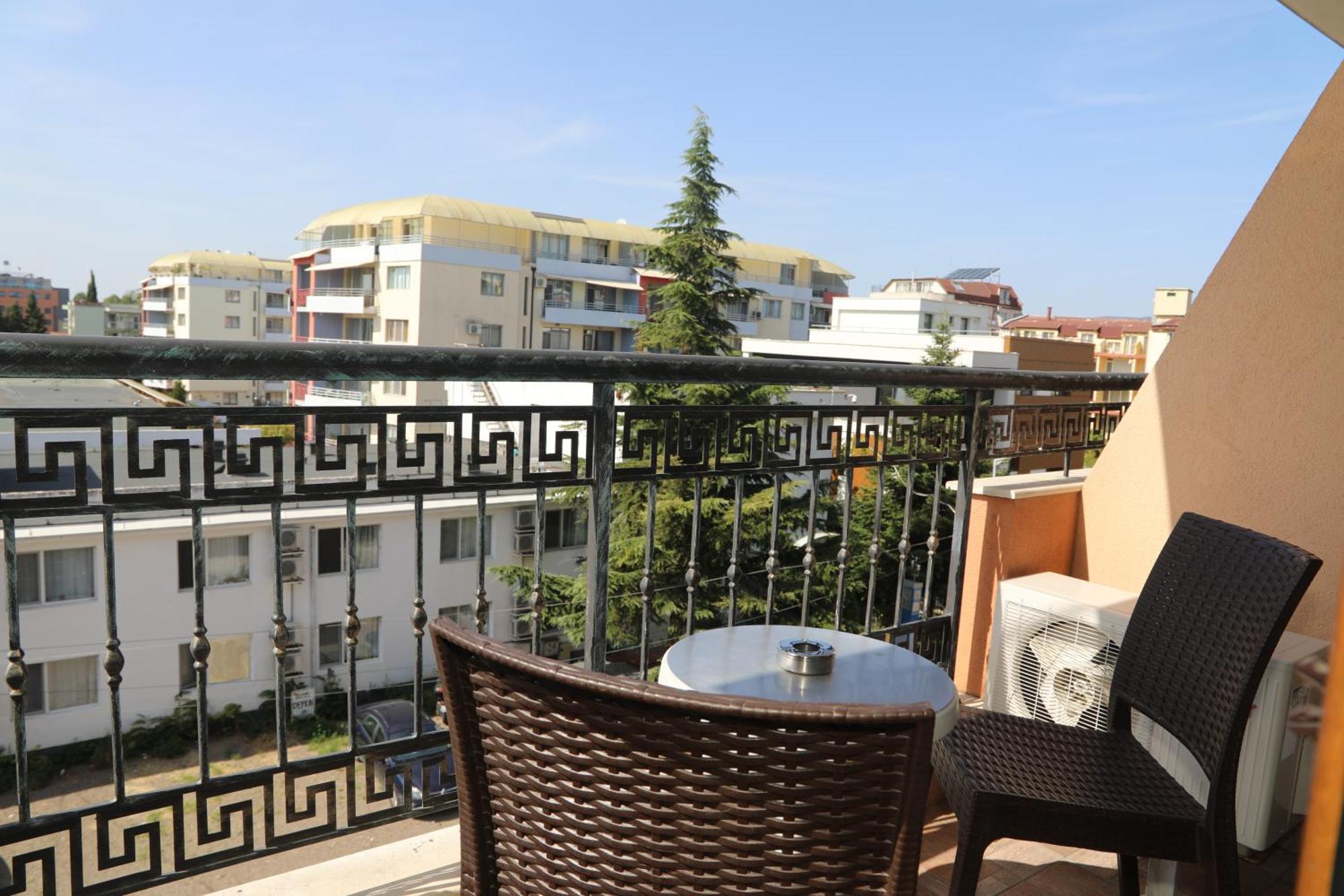 Family Hotel Deykin Napospart Kültér fotó