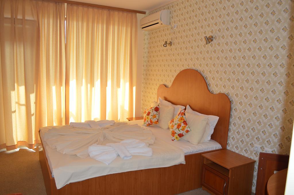 Family Hotel Deykin Napospart Kültér fotó
